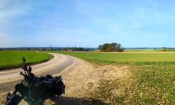 Featured image of post Ein Bild zwischendurch: Geschwungene Feldwege