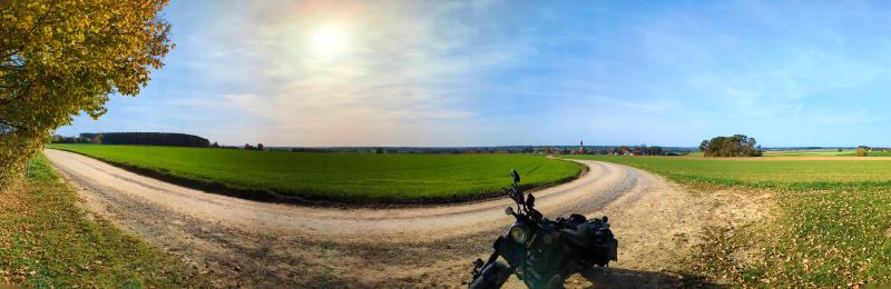 Featured image of post Ein Bild zwischendurch: Geschwungene Feldwege