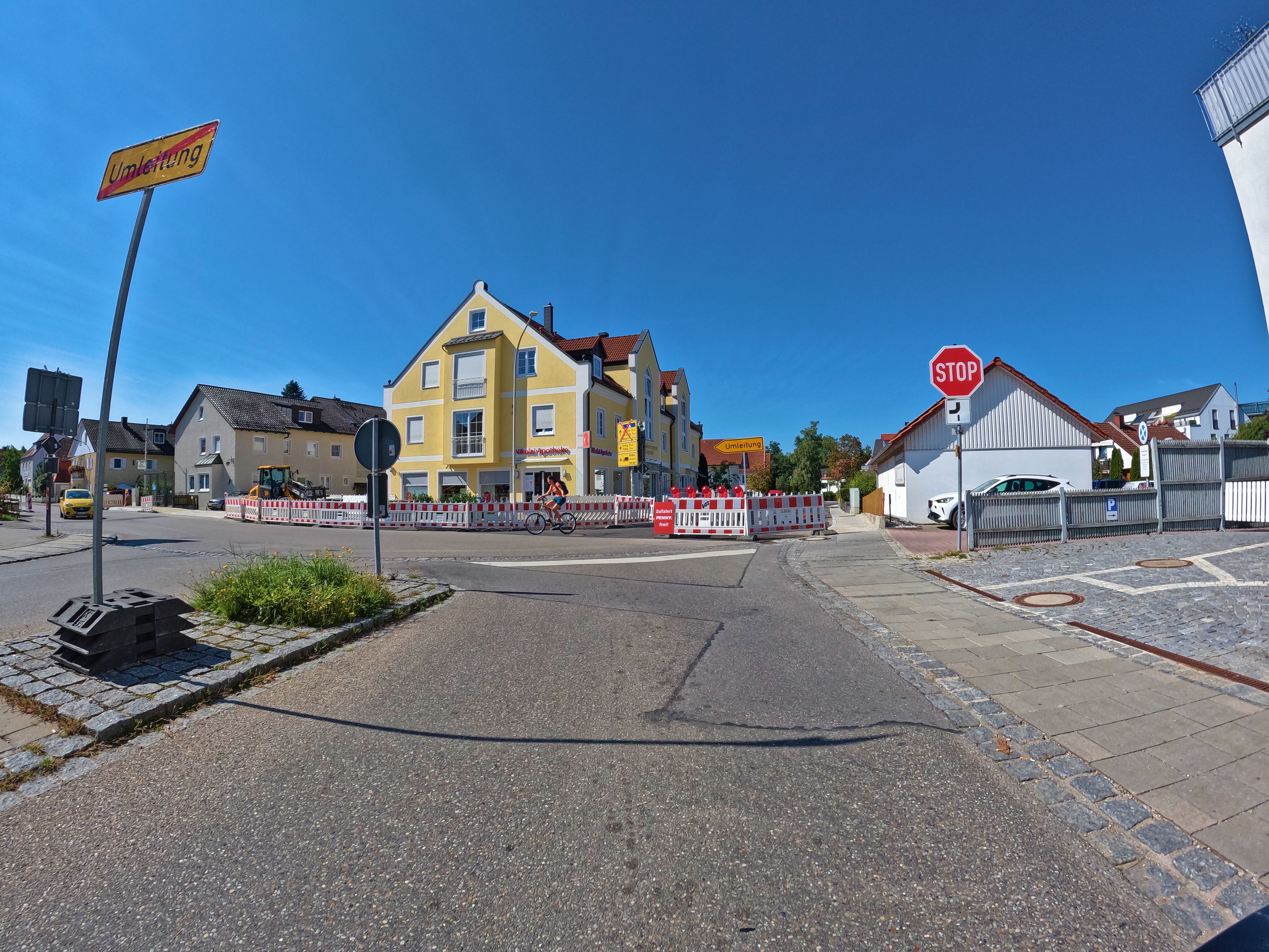 Straßensperrung mit Umleitung