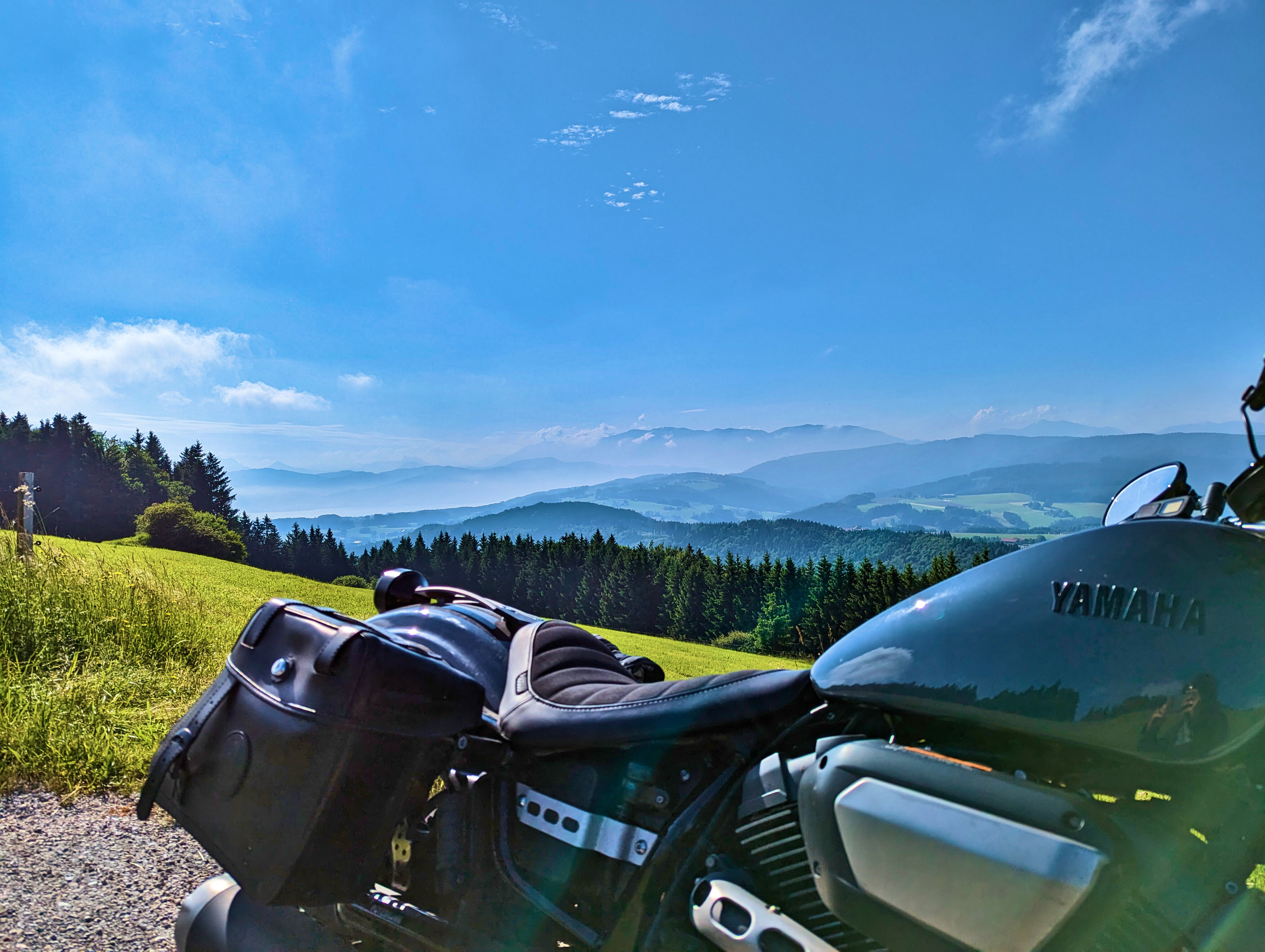 “Fotograf spiegelt sich im Tank”