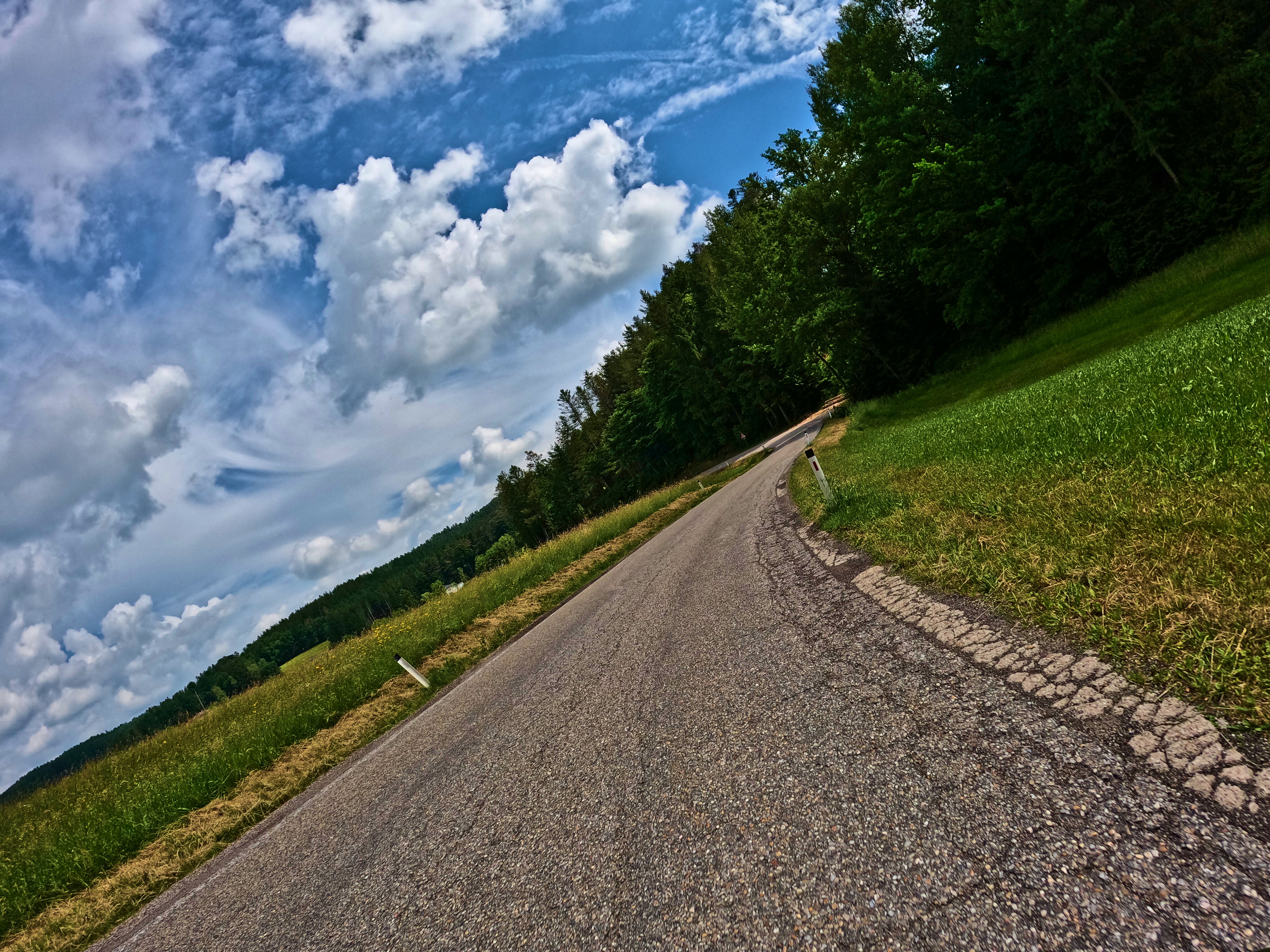 … schön zu fahrende Nebenstraßen