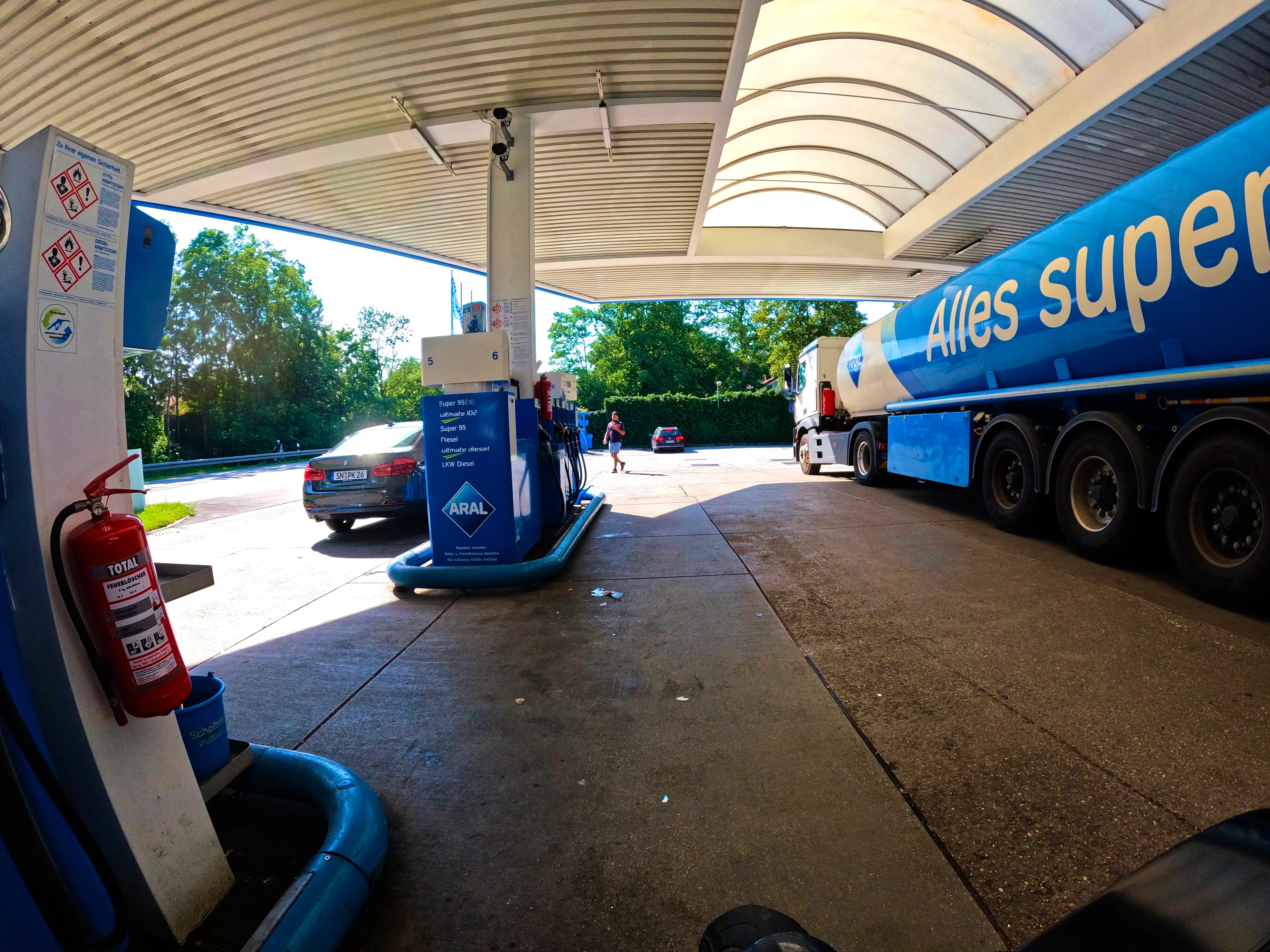 … zur heimischen Tankstelle