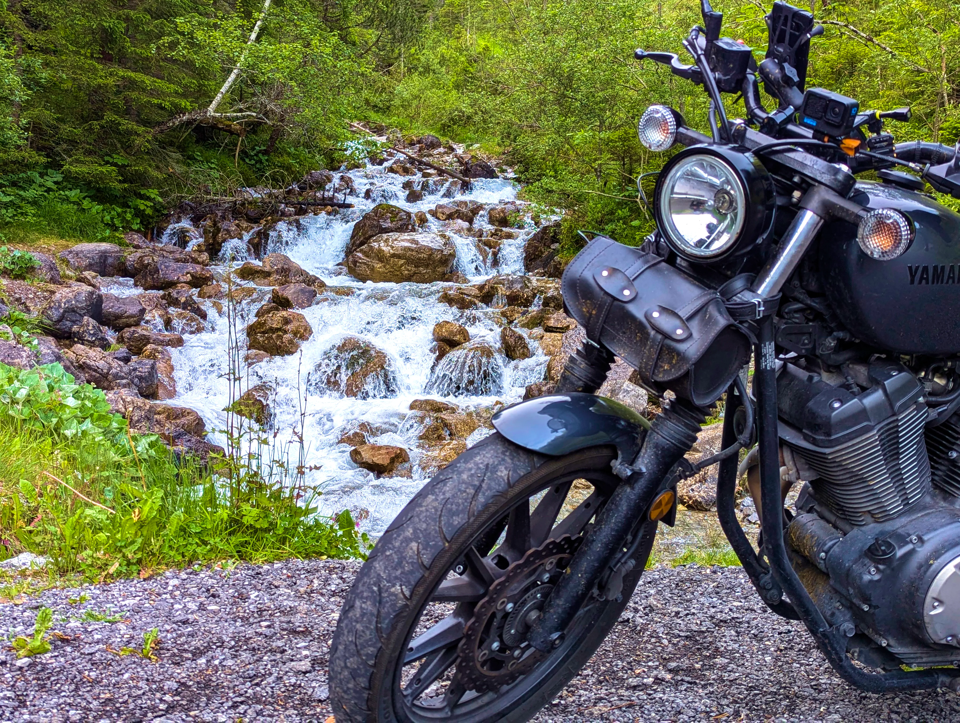 Ein dreckiges Motorrad …