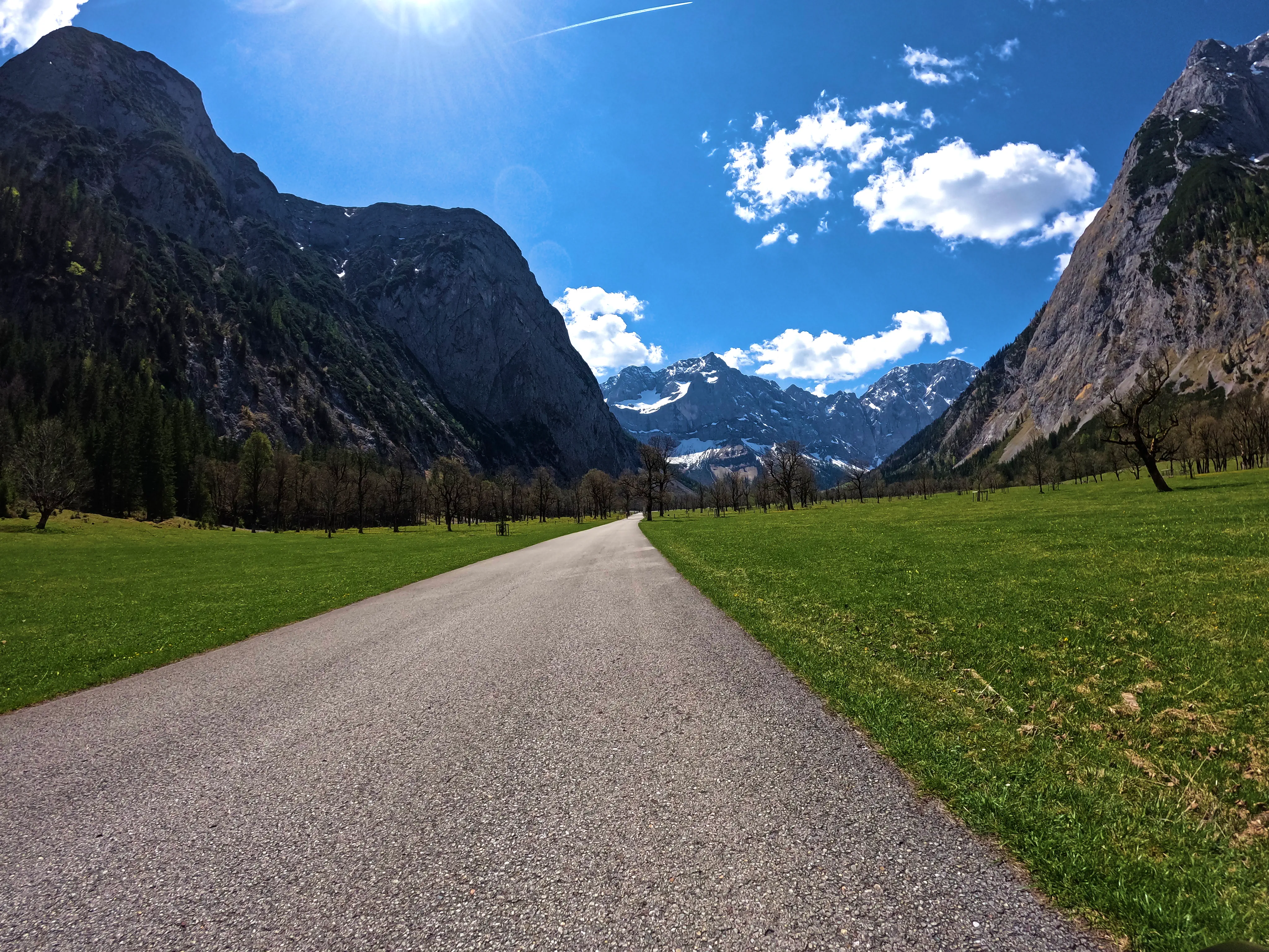 Vorbei an kahlen …