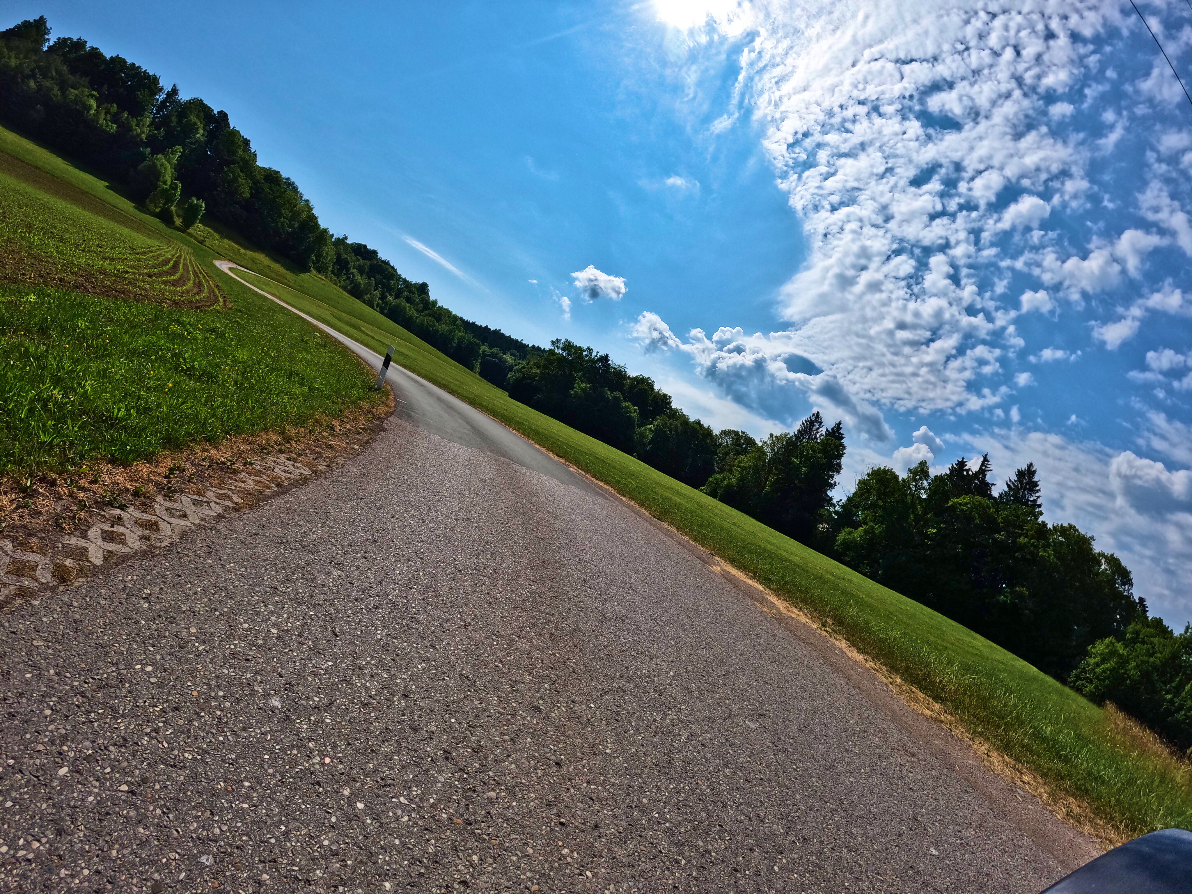 … und kurvige Wege …