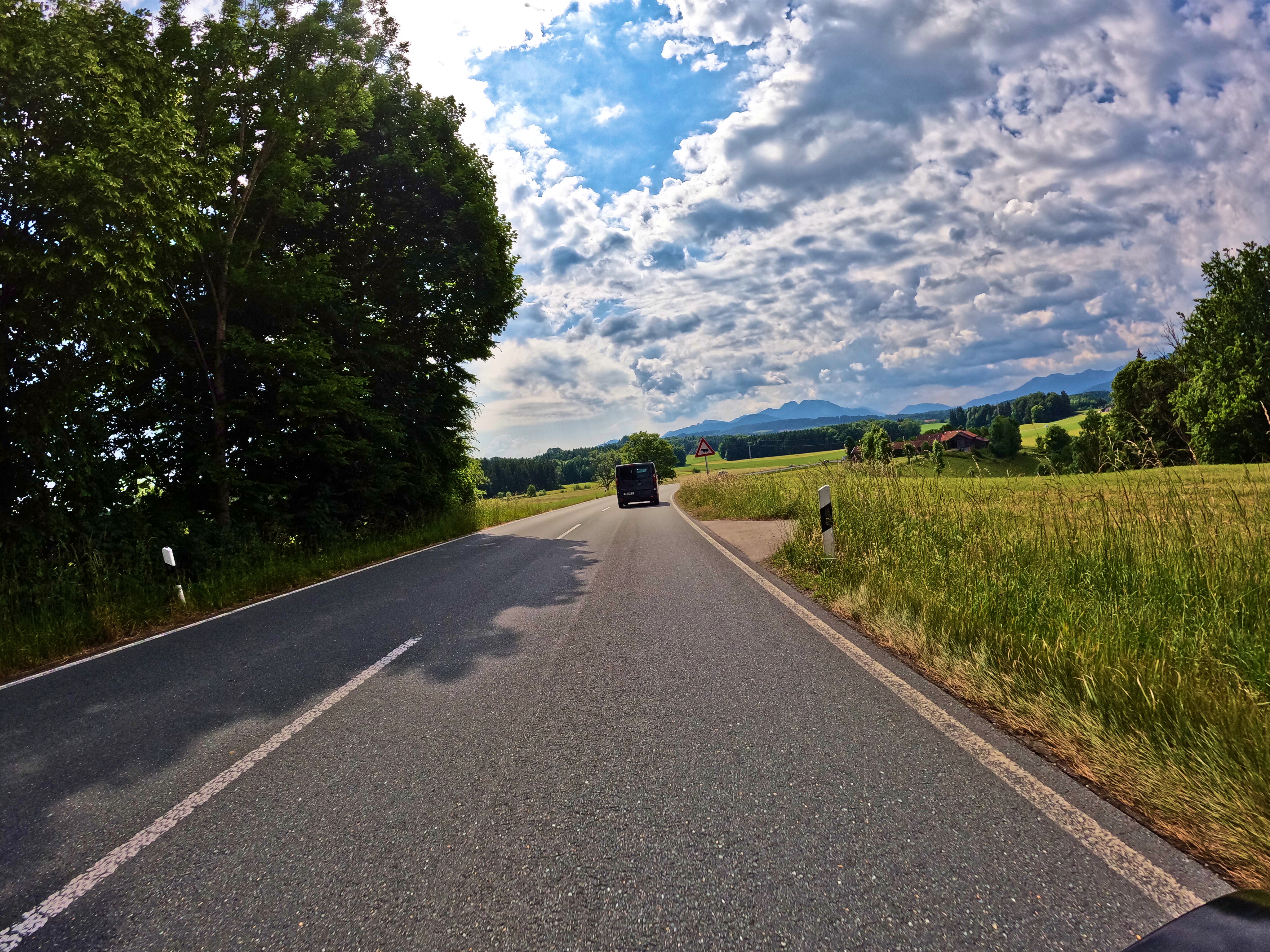 … auf größere Straßen.