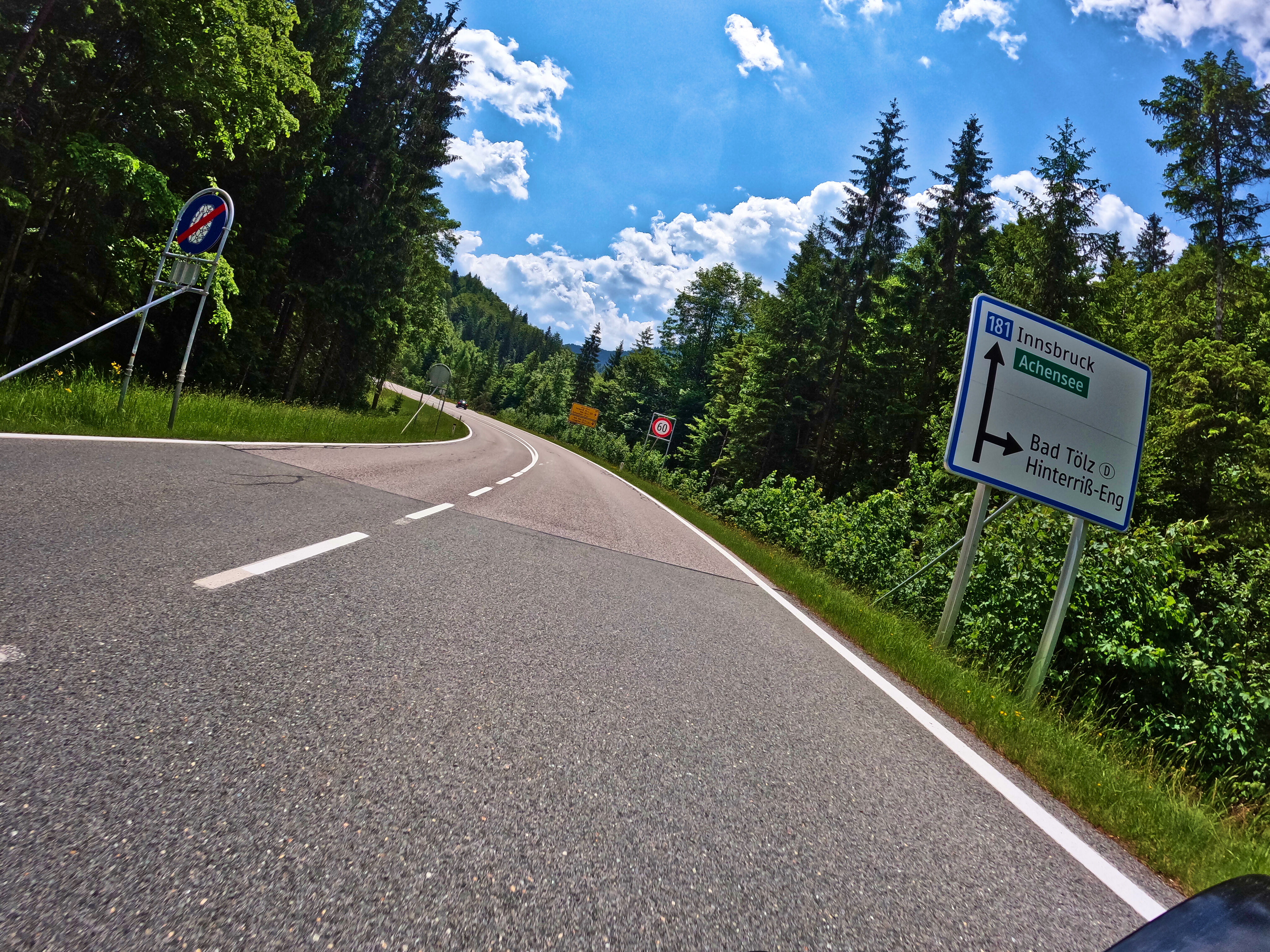 Auf zum Ahornboden, also rechts …